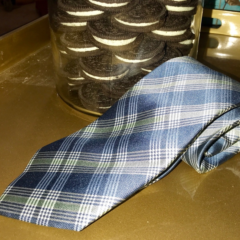 Lora Tie